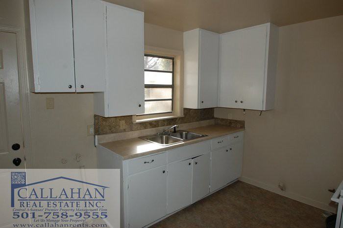 4013 N Locust St - Photo 2 of 8