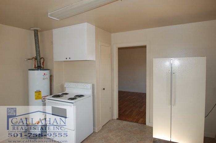 4013 N Locust St - Photo 3 of 8