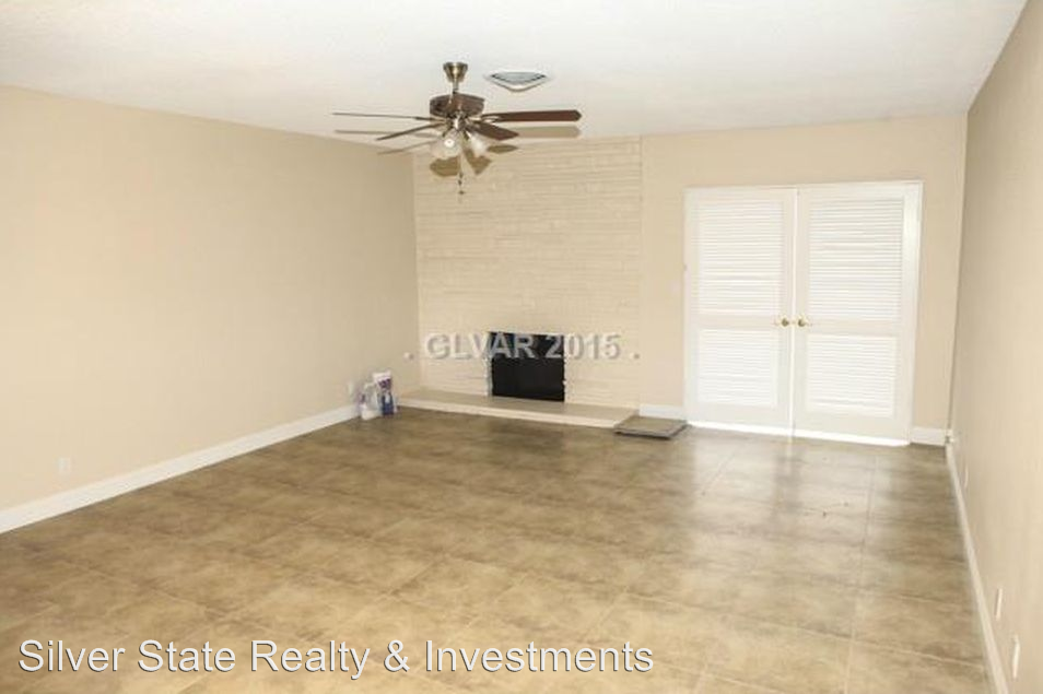 1648 Ottawa Dr - Photo 3 of 22