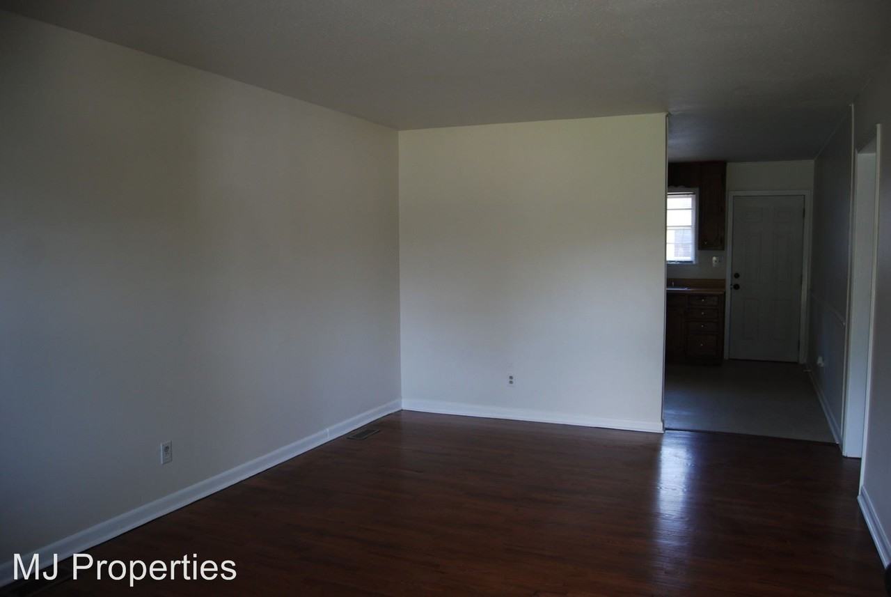 1332  O'Shaughnessy Ave NE - Photo 2 of 5