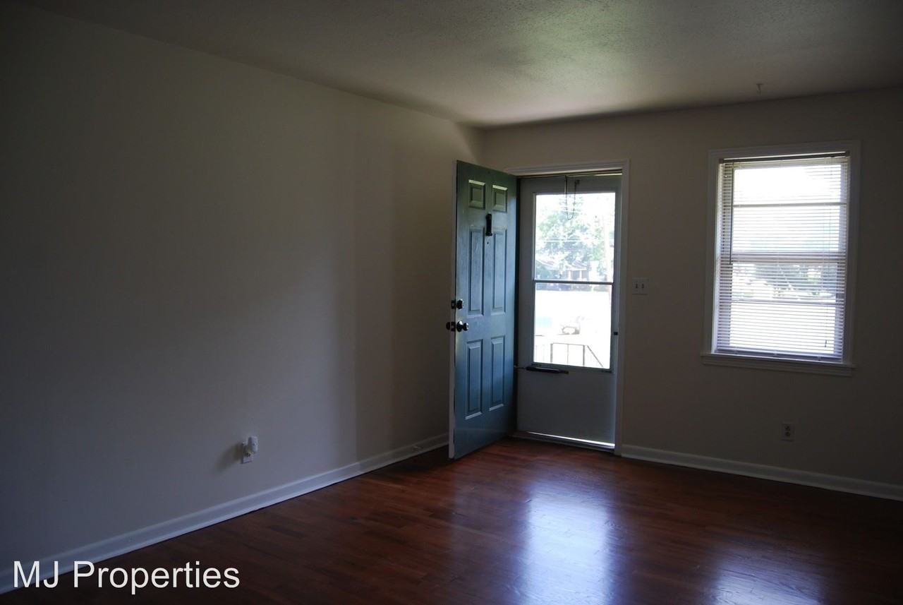 1332  O'Shaughnessy Ave NE - Photo 3 of 5