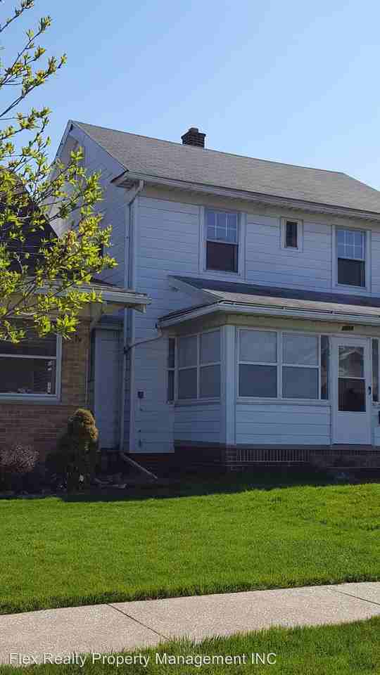 2634 120th St - Photo 2 of 9