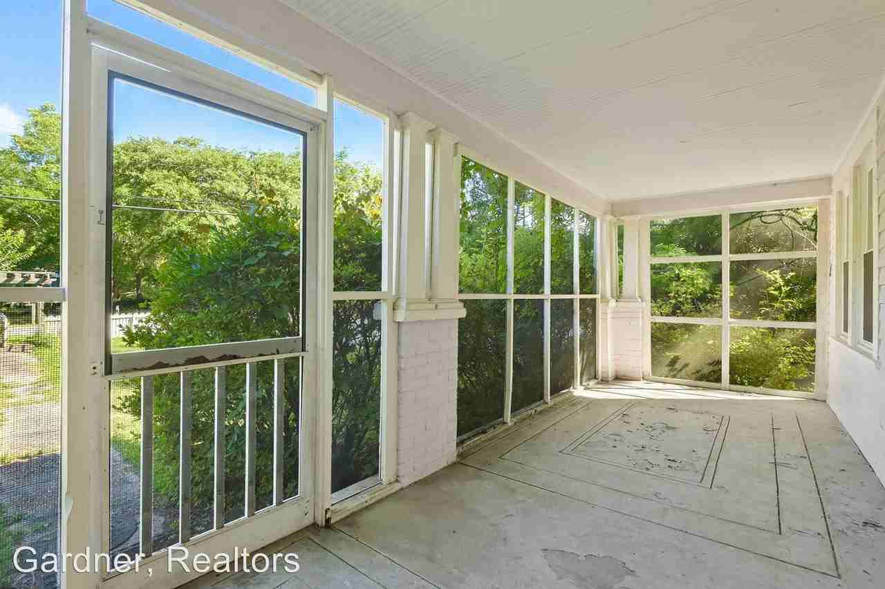 507 Jeff Davis Ave - Photo 3 of 16