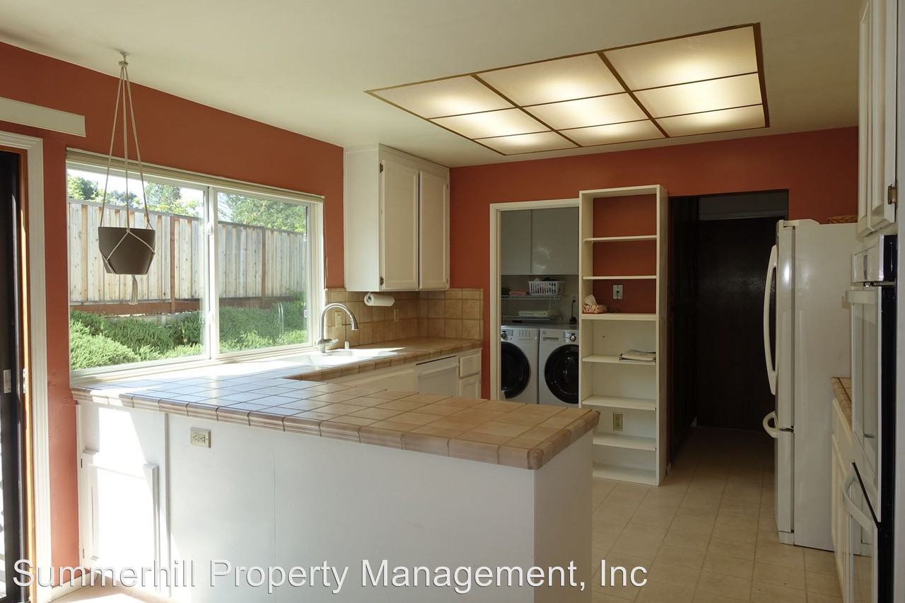 1285 St Mark Ct - Photo 3 of 10