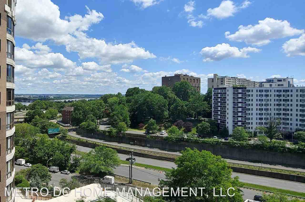 1600 Oak St N - Photo 2 of 13