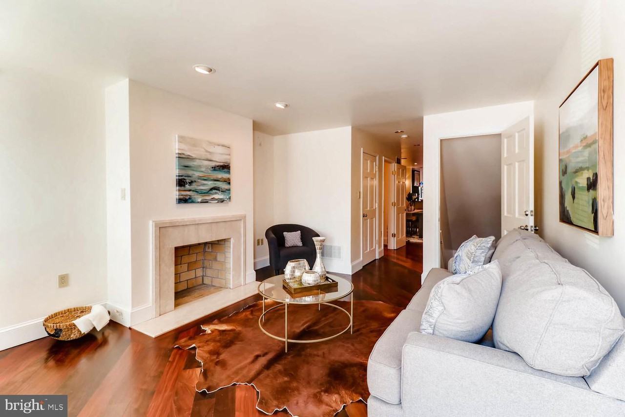 218 E Montgomery Street - Photo 3 of 48