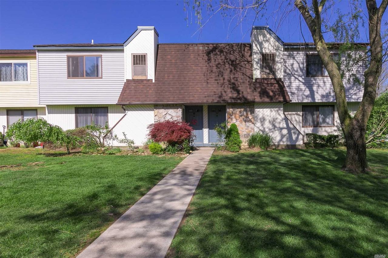 49 Pointe Cir S - Photo 2 of 13