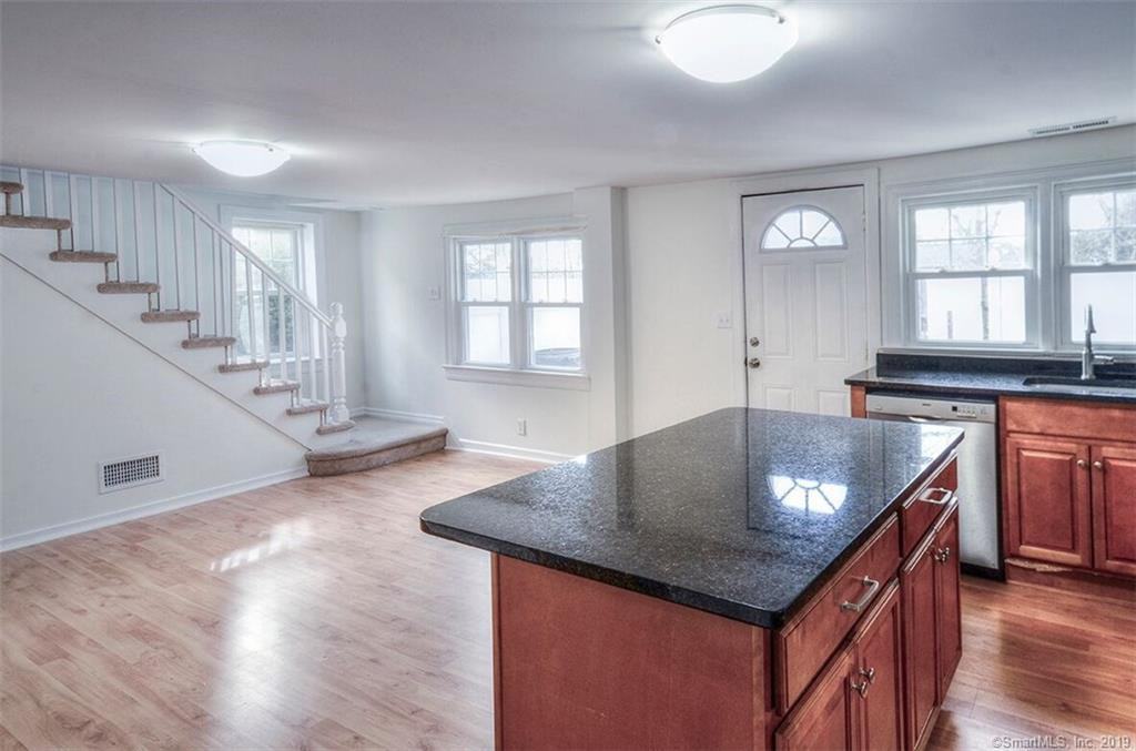 185 Noroton Ave - Photo 3 of 16