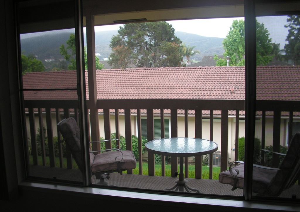 1028 San Marino Dr - Photo 3 of 6