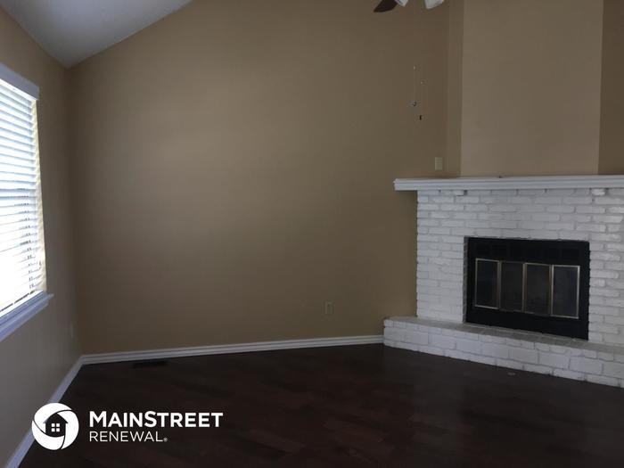 1126 E Elizabeth St - Photo 2 of 14