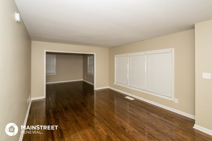 545 Goldenrod Dr - Photo 3 of 16
