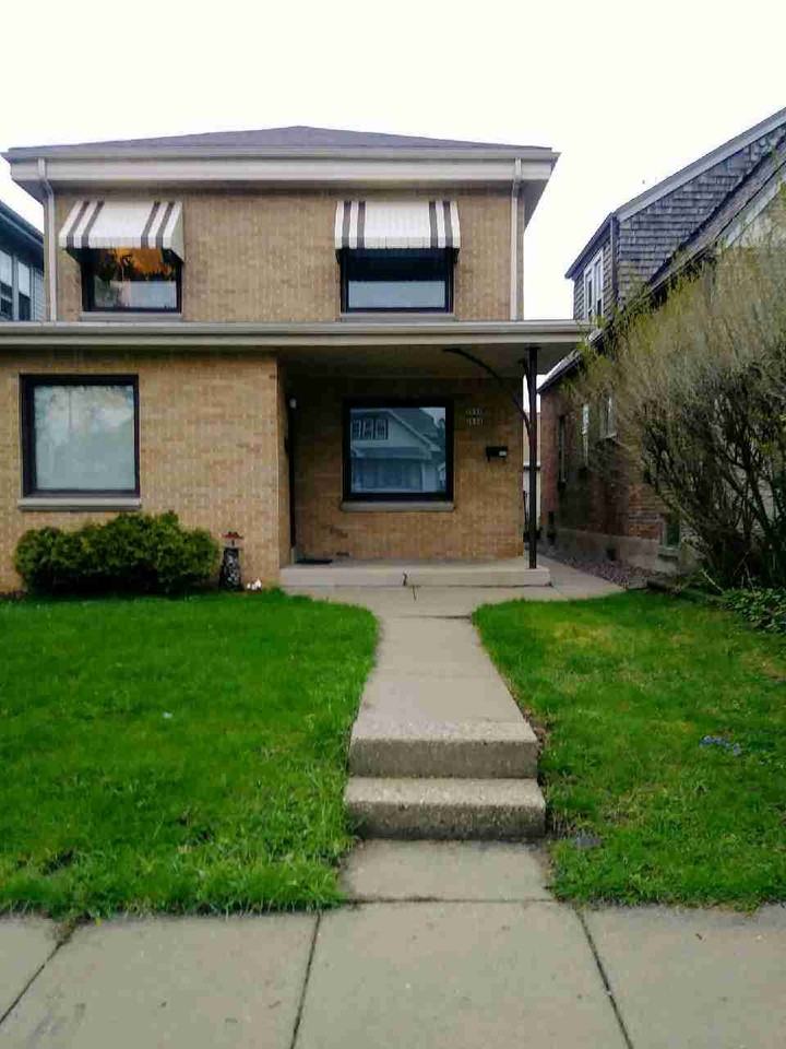 2046-s-72nd-st-west-allis-wi-53219-2-bedroom-apartment-for-845-month