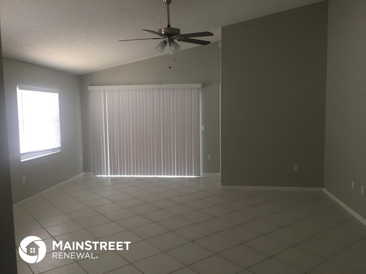 4454 Sandhurst Dr - Photo 2 of 14