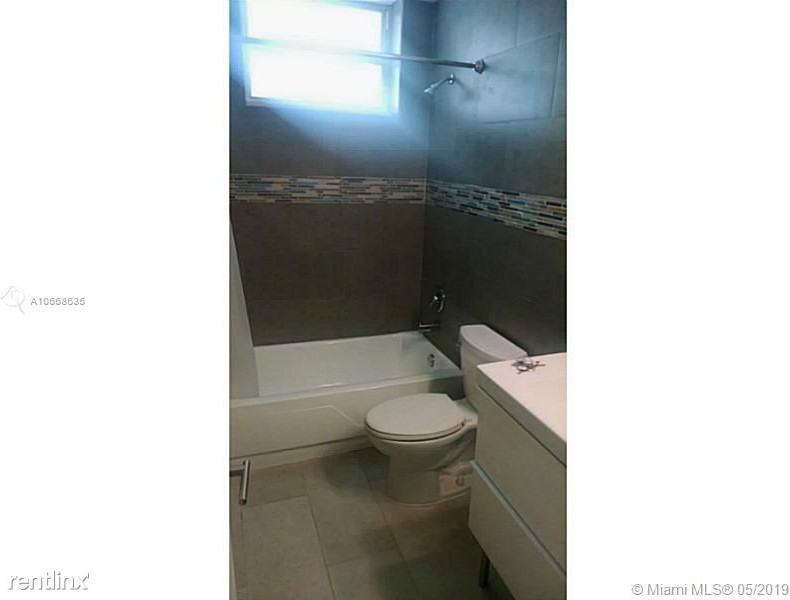 921 Jefferson Ave - Photo 2 of 12