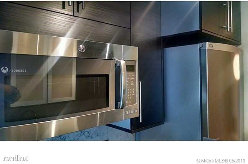 921 Jefferson Ave - Photo 3 of 12