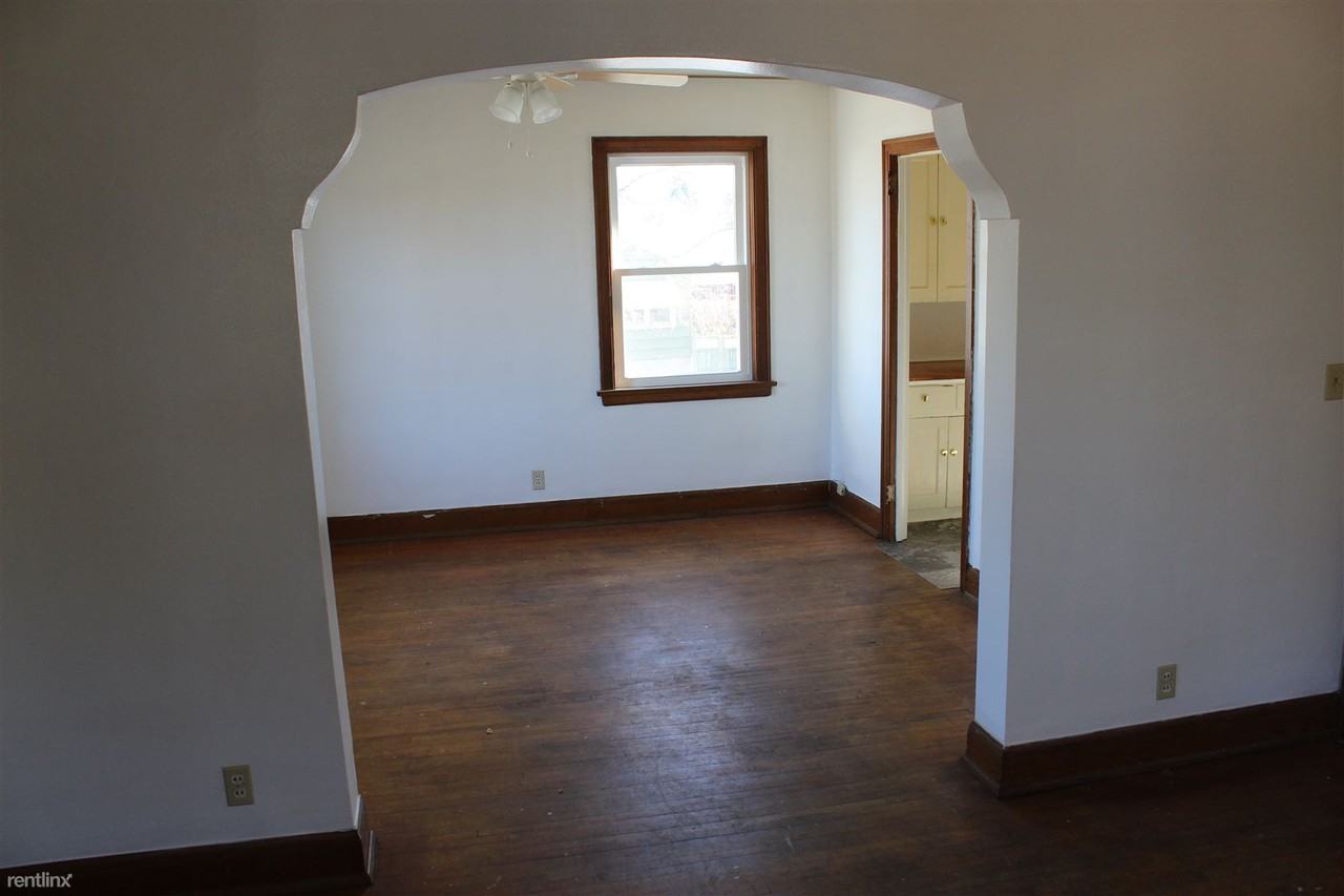 906 1/2 Jones St #520 - Photo 3 of 11