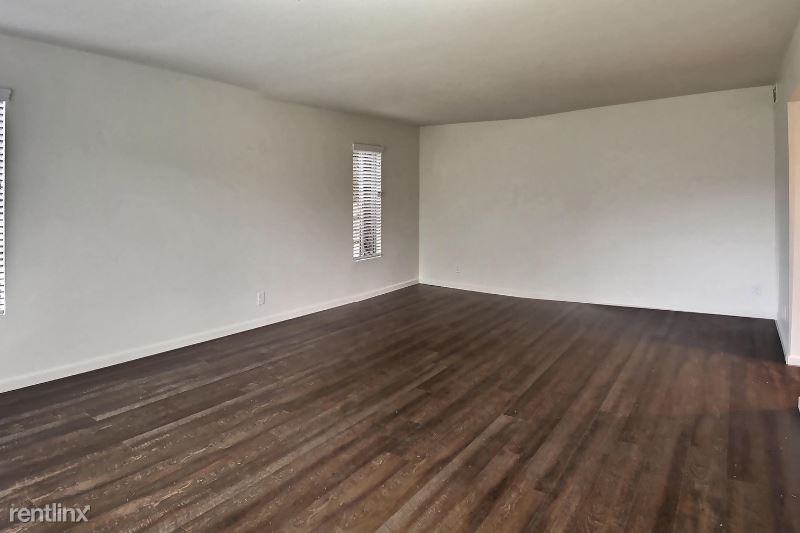 10641 Chestnut St - Photo 2 of 20