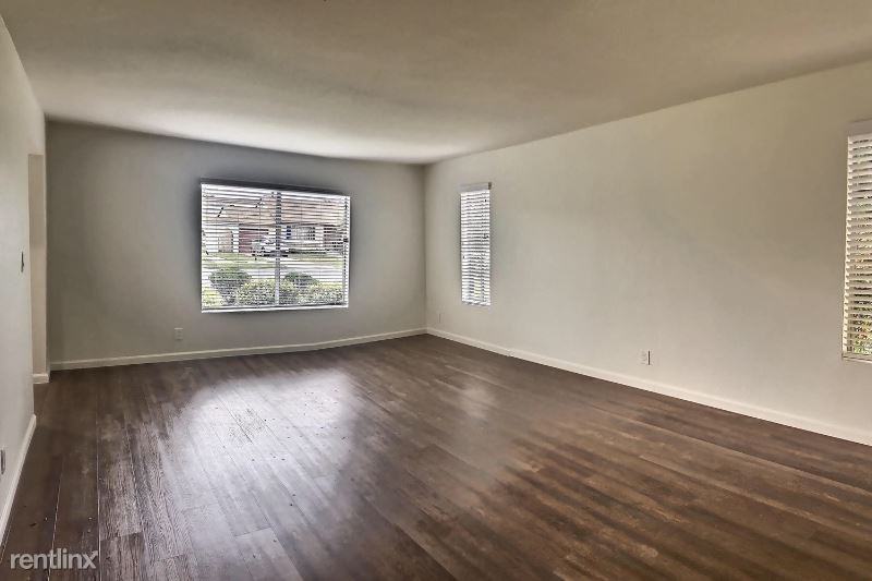 10641 Chestnut St - Photo 3 of 20