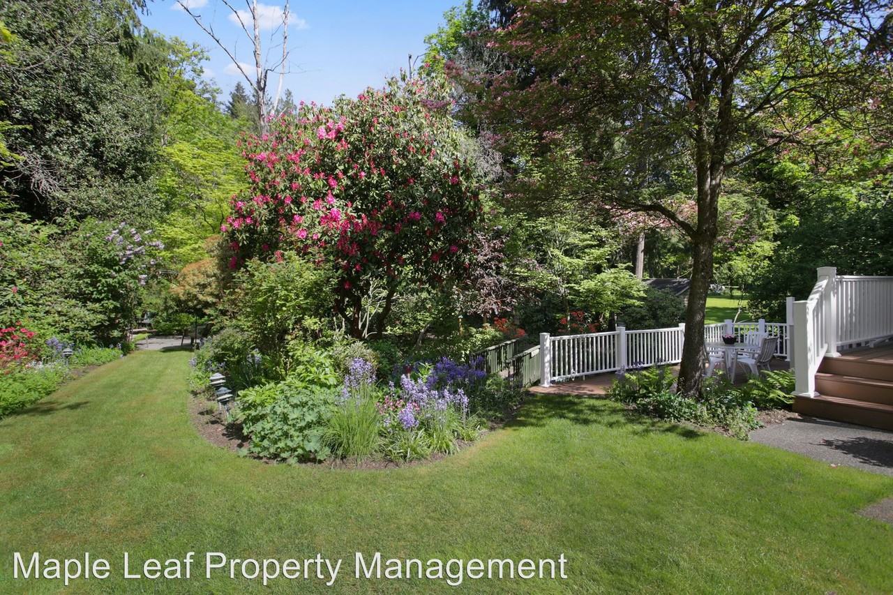 4052 NE 178th St - Photo 2 of 25