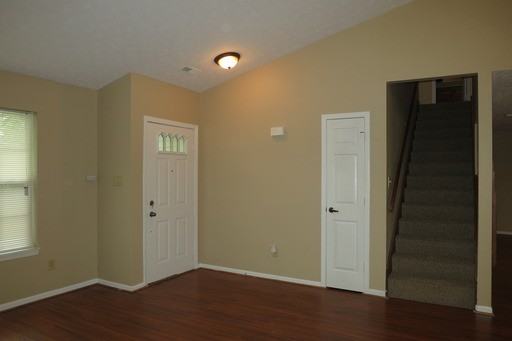 2661 2661 Cooper Point Cir - Photo 2 of 15