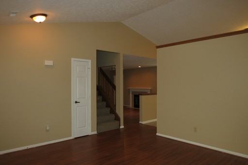 2661 2661 Cooper Point Cir - Photo 3 of 15