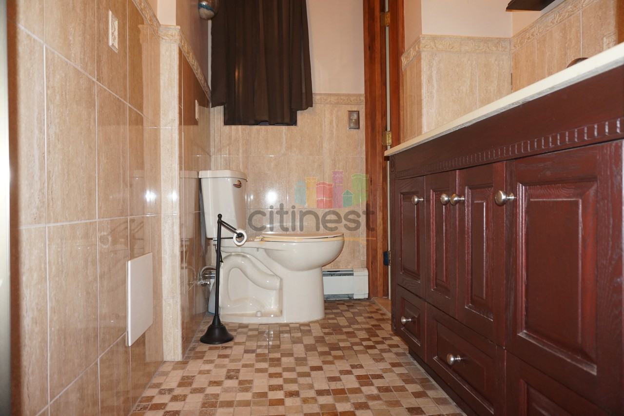 286 3rd Avenue - Photo 3 of 16