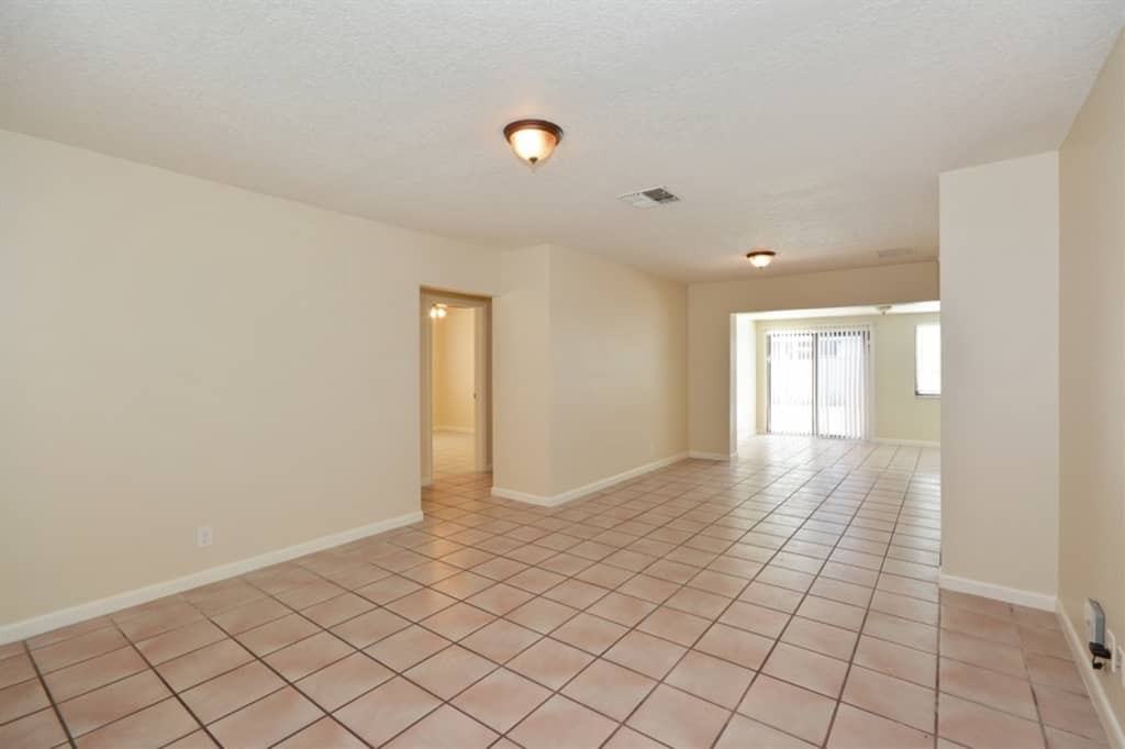 922 Garnett St - Photo 3 of 21