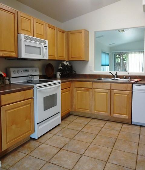 1571 S Dove St - Photo 3 of 20