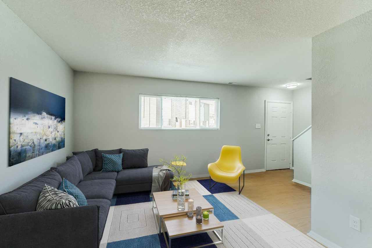 4327 Newsome Dr - Photo 3 of 6