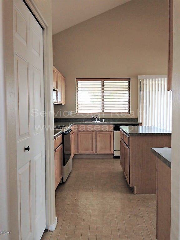 3201 N 127th Dr - Photo 3 of 14