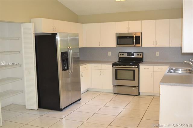 20710 NW 5th St - Photo 2 of 9