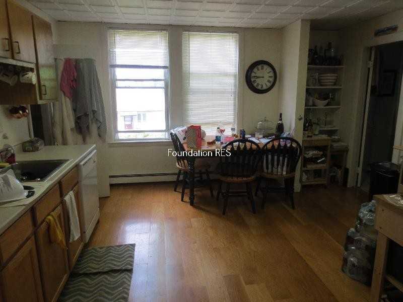 26 Eastburn St 2 - Photo 3 of 10