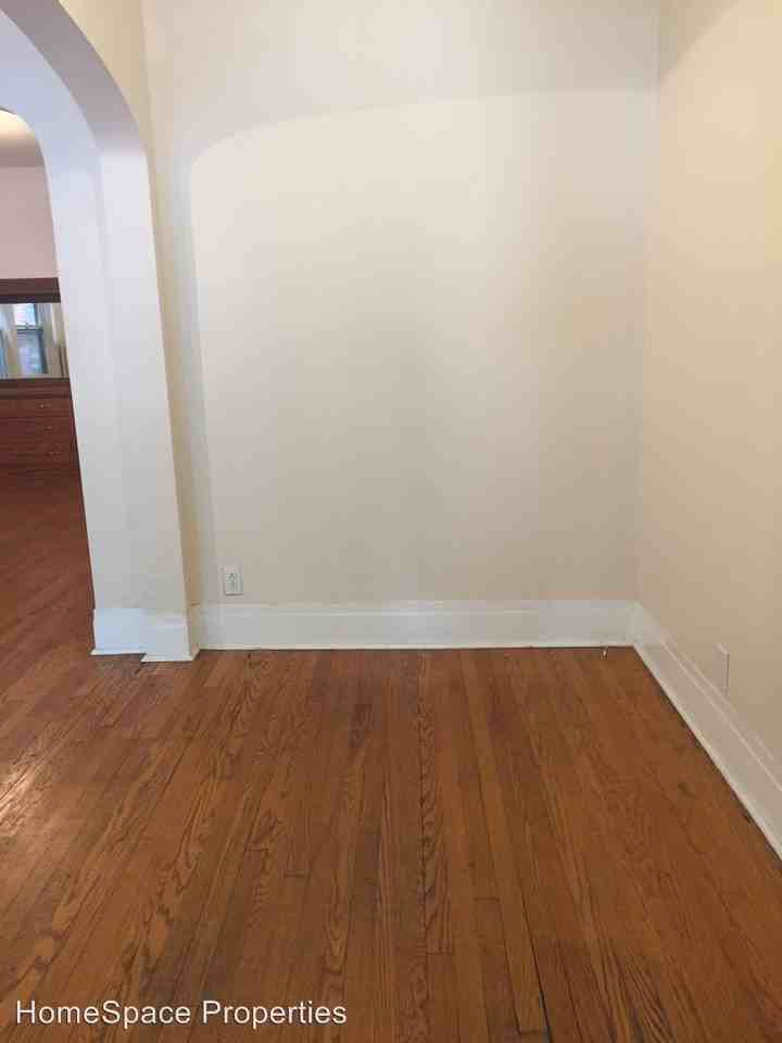 221 S. Oak Park - Photo 2 of 5