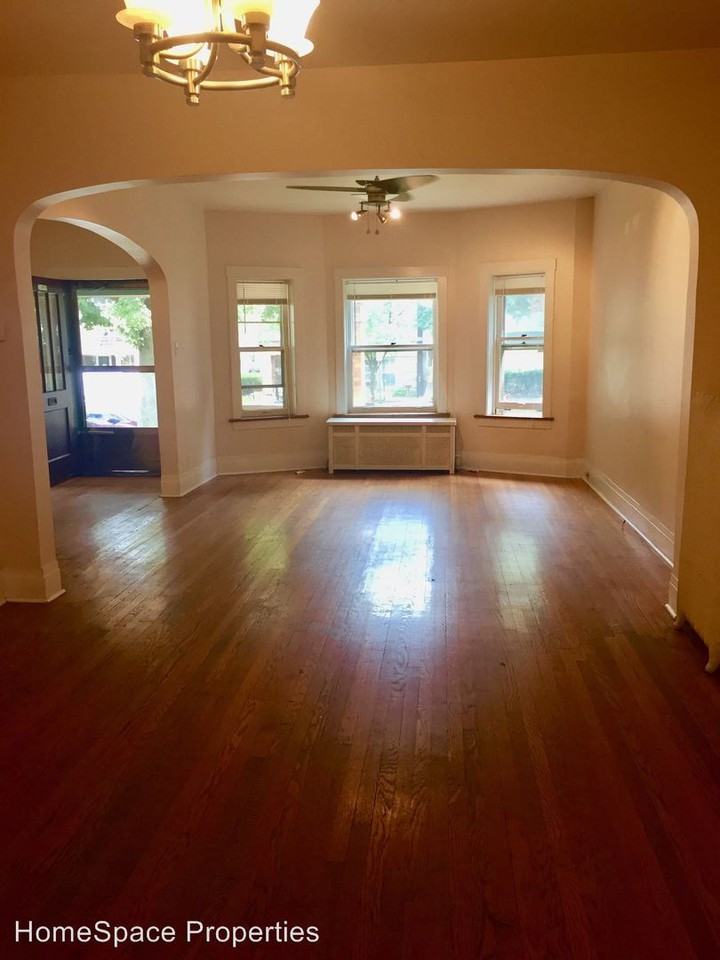 221 S. Oak Park - Photo 3 of 5