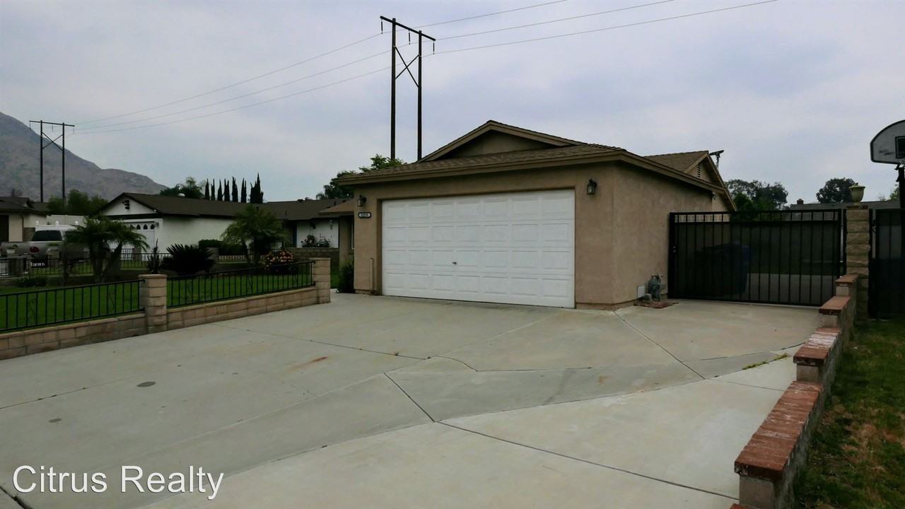 22235 Lark St - Photo 2 of 7