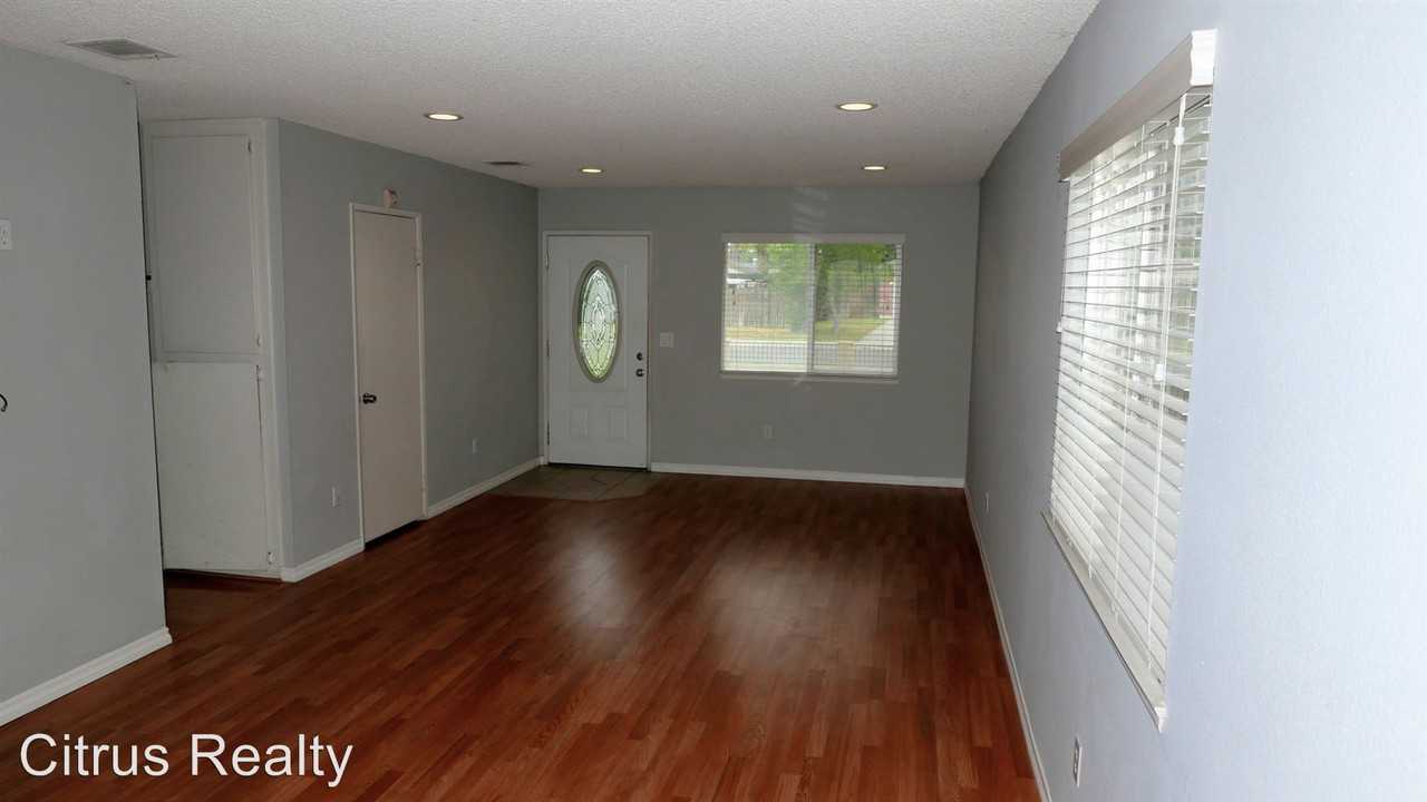 22235 Lark St - Photo 3 of 7