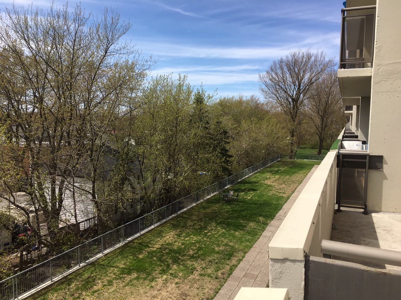 3273 1re Rue - Photo 2 of 12