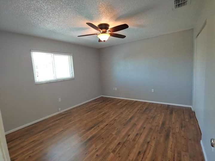 6303 Holmes Blvd #B - Photo 3 of 8