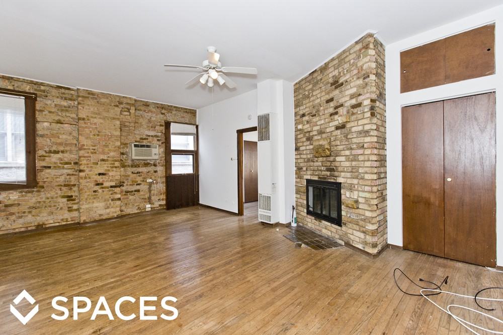 646-50 W Briar - Photo 2 of 7