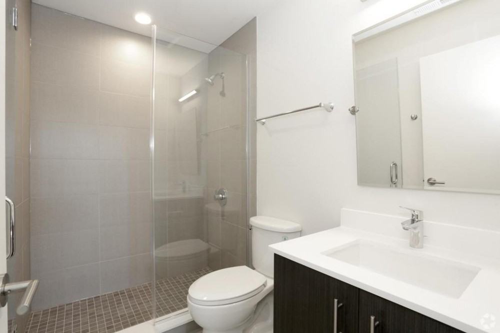 1418 W Addison St - Photo 2 of 8
