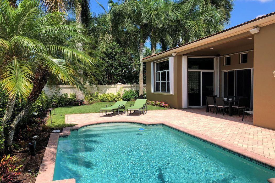 10768 Waterford Pl - Photo 2 of 27