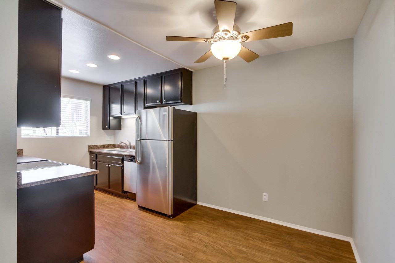 483 South Meadowbrook Drive #1 - Photo 3 of 12