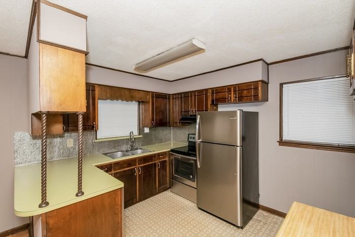433 4th Ave - Photo 2 of 8