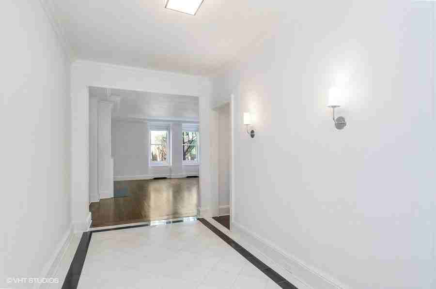 544 East 86th Street - Photo 2 of 9