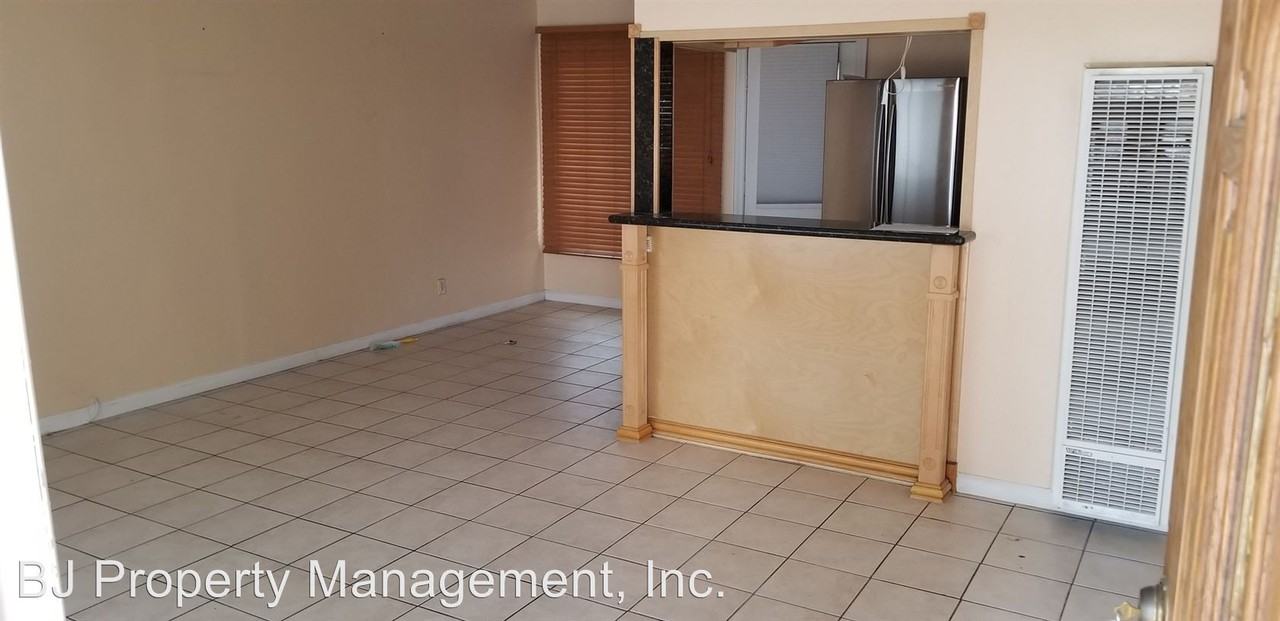 20513 Devlin Ave - Photo 3 of 10