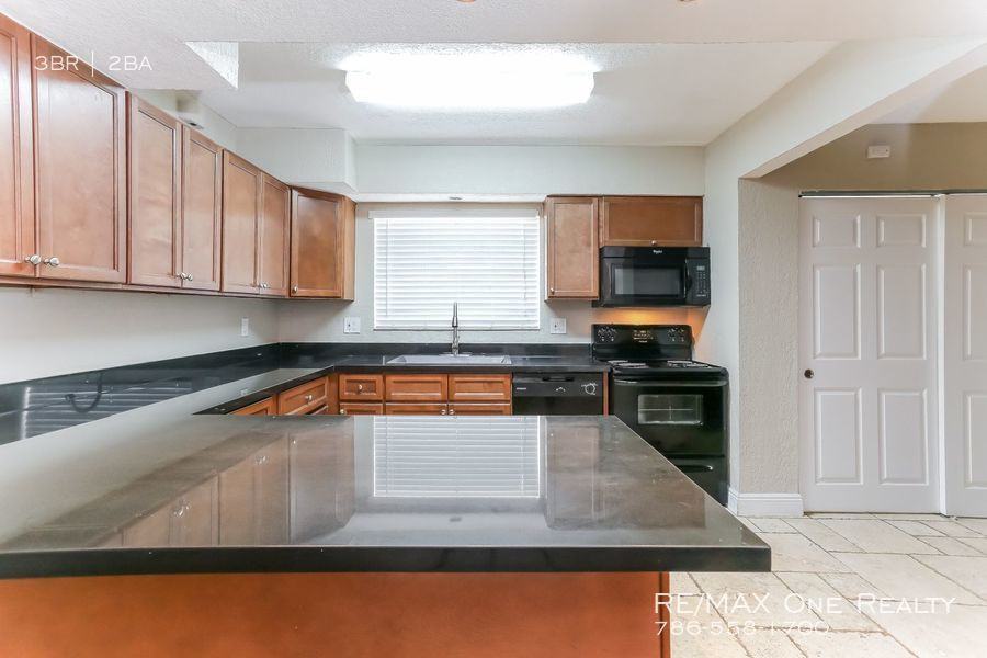 5334 Myrtle Terrace - Photo 2 of 6