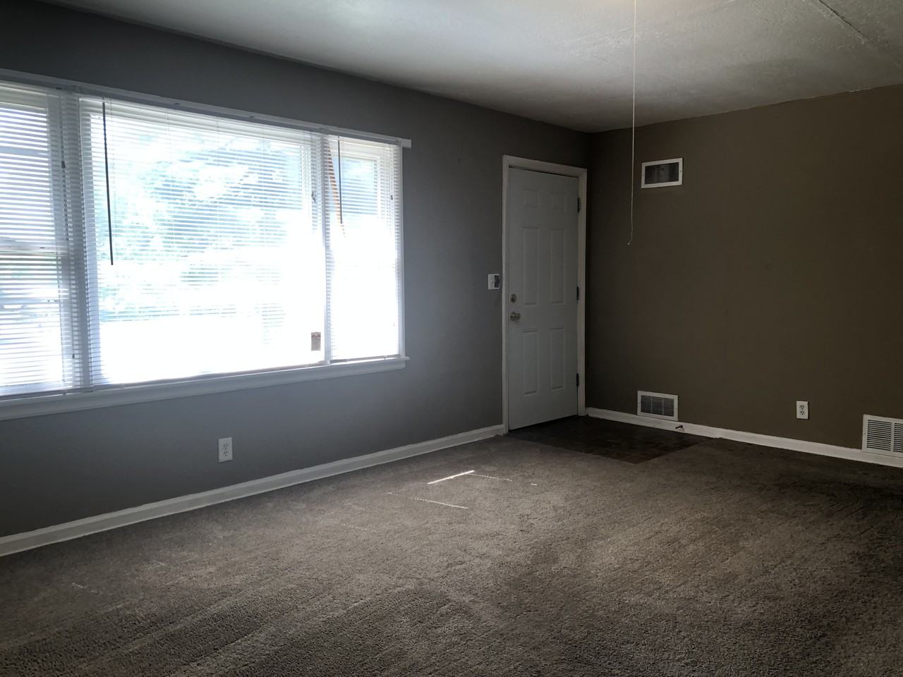 11700 Blue Ridge Boulevard - Photo 3 of 13