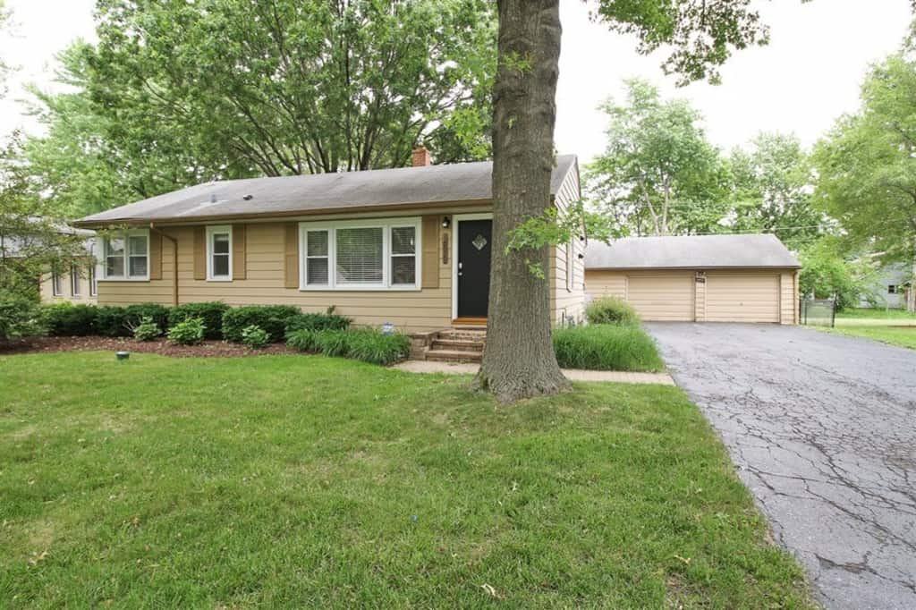 18825 Springfield Ave - Photo 2 of 15