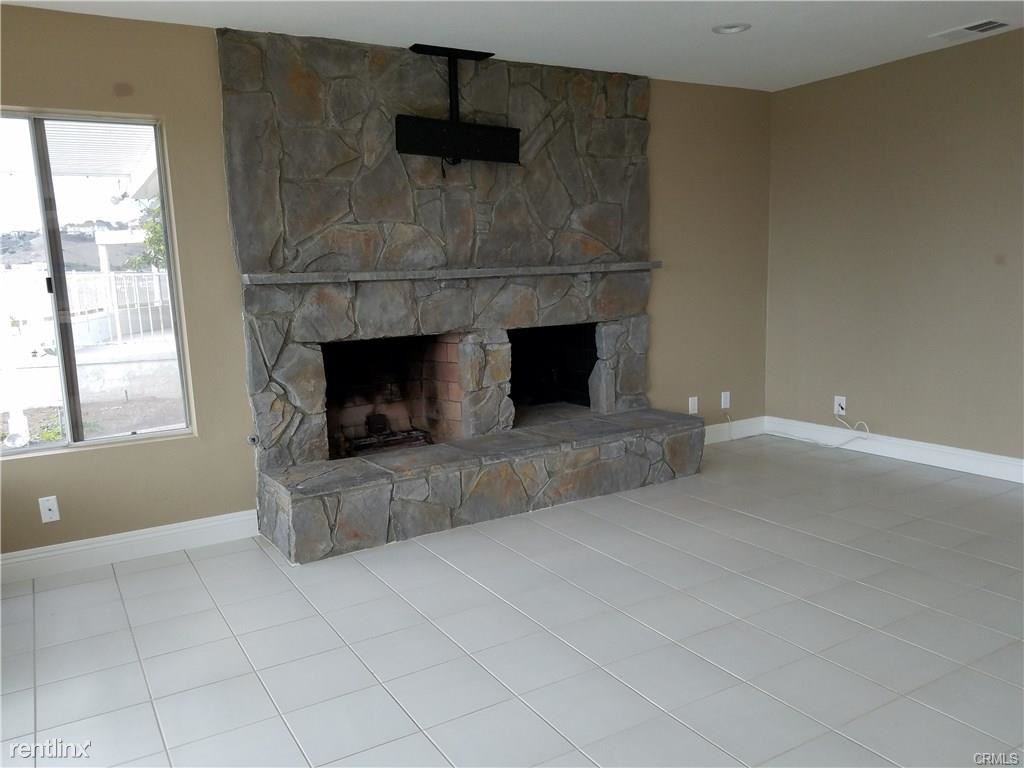 511 Calle Amigo - Photo 2 of 10