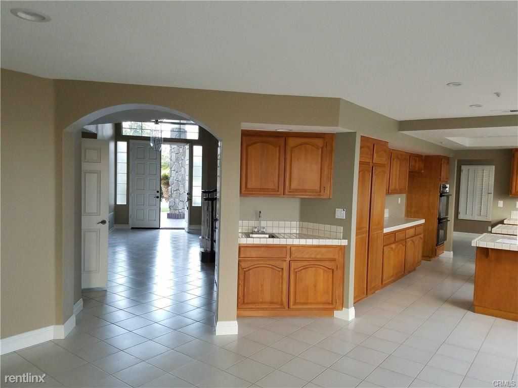 511 Calle Amigo - Photo 3 of 10